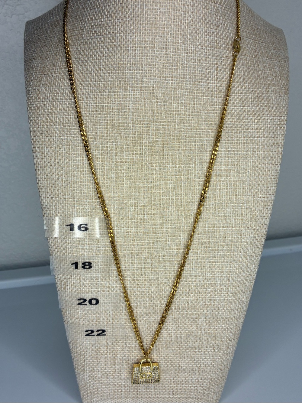 Vintage Gold-Tone Padlock Pendant Necklace - Gold
